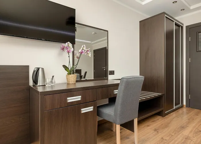 Luna Alojamento de Acomodação e Pequeno-almoço 3*