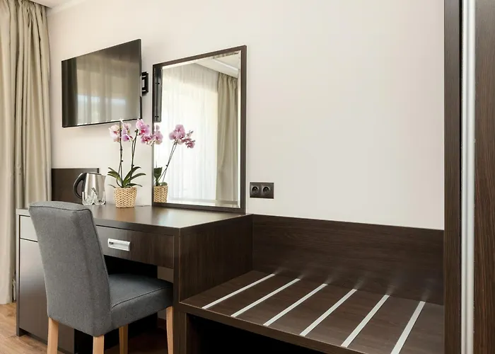 Alojamento de Acomodação e Pequeno-almoço Luna 3*