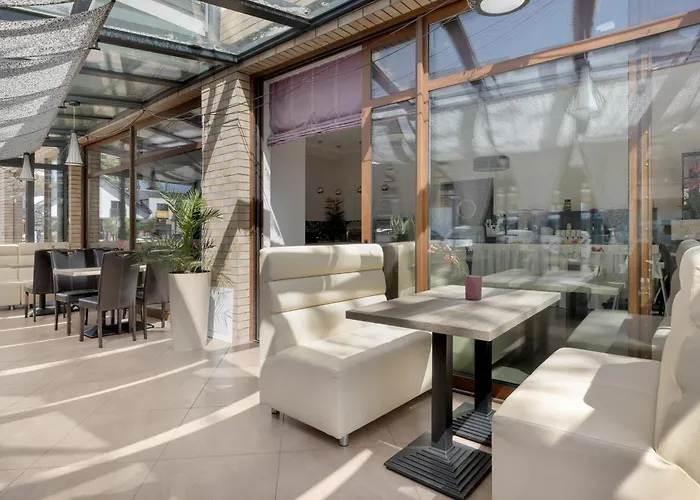 Alojamento de Acomodação e Pequeno-almoço Luna 3*